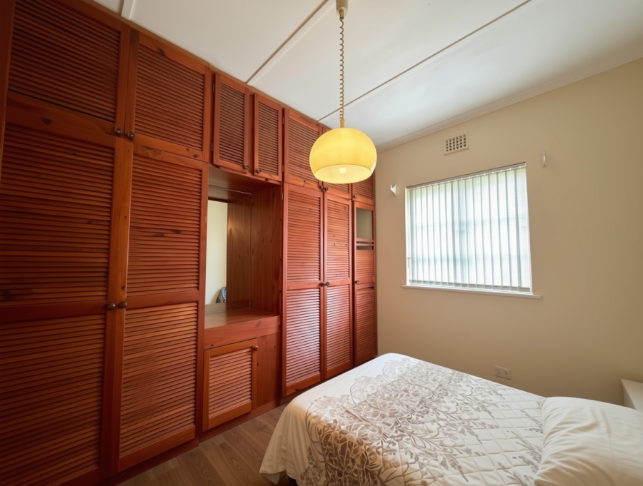 2 Bedroom Property for Sale in Vredehoek Western Cape